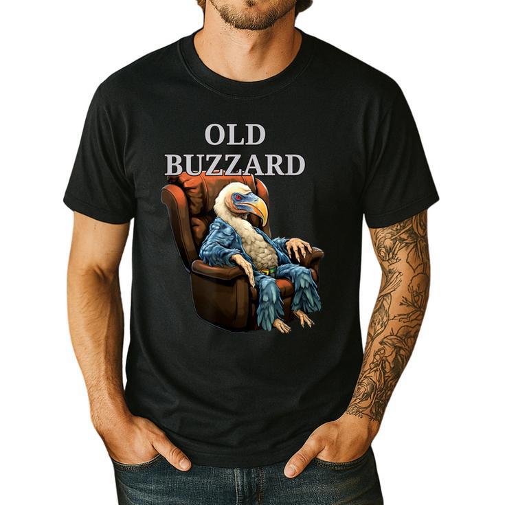 Old Buzzard Bird Old Man Grandpa Recliner Dads Joke Men's Casual T-Shirt