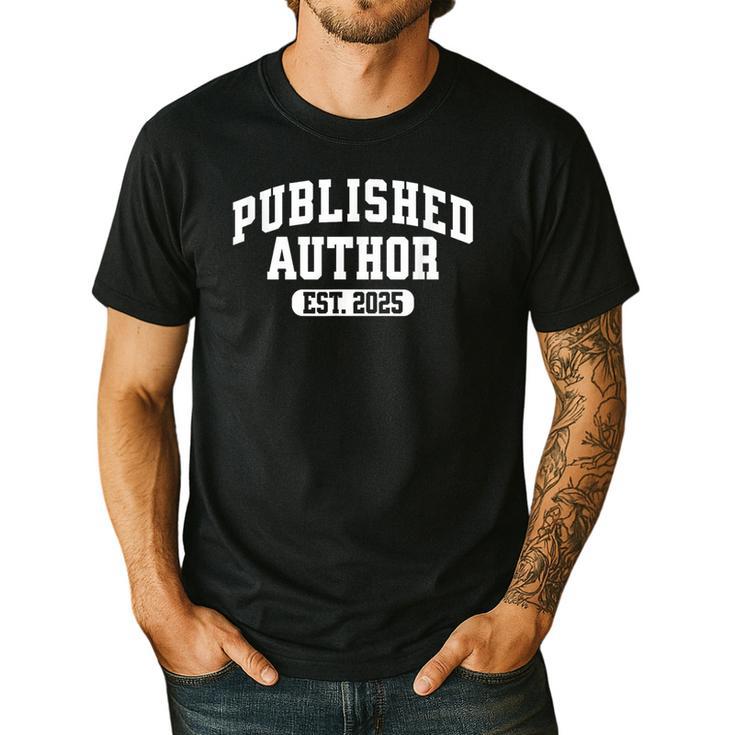 Proud Published Author 2025 Mom Dad Vintage Poet Book Writer Men's Casual T-Shirt