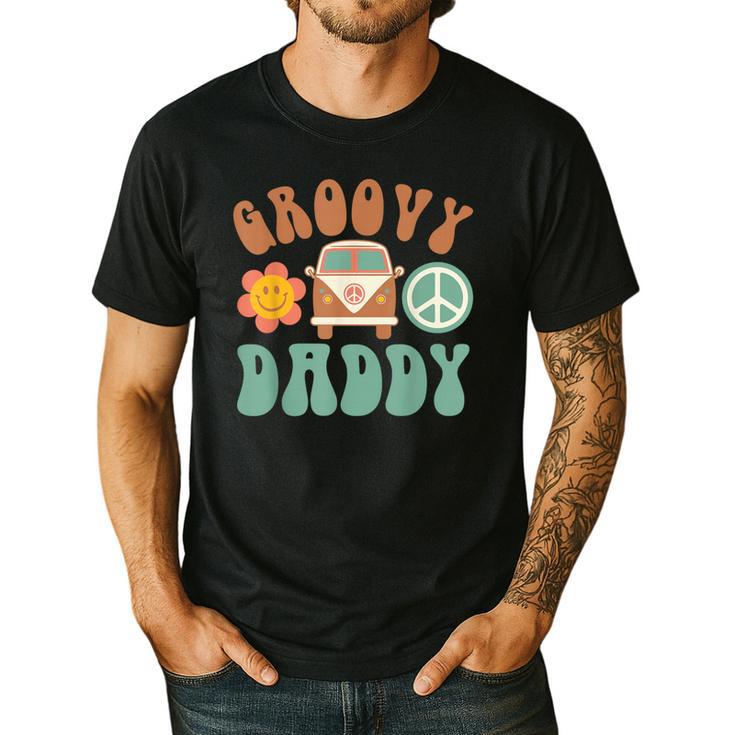 Retro Groovy Daddy Matching Family Birthday Party Men's Casual T-Shirt