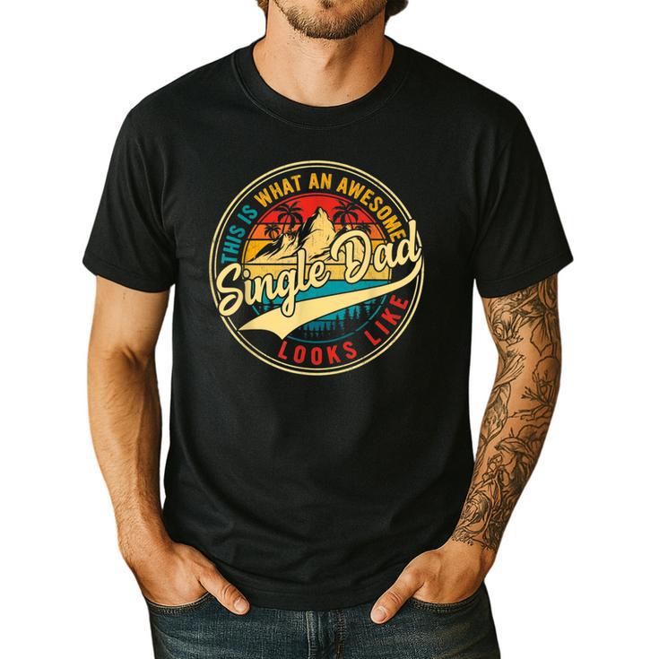Vintage Awesome Single Dad Retro Fathers Day For Dad Grandpa Men's Casual T-Shirt