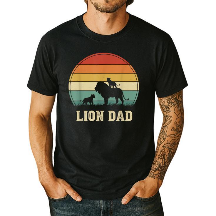 Vintage Lion Dad Father Grandpa Father's Day Men's Casual T-Shirt