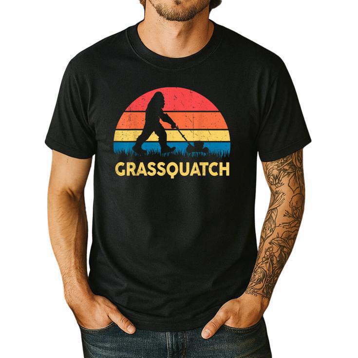 Dad Lawn Mowing Grassquatch Bigfoot Mower  Garden Men's Casual T-Shirt