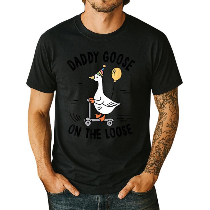 Daddy Goose On The Loose Birthday Matching Family Men's Casual T-Shirt