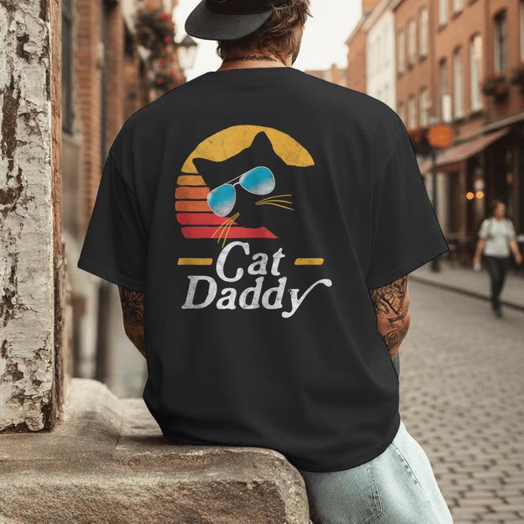 Cat Daddy Vintage 80s Style Cat Retro Sunglasses Distressed Men's Back Print T-Shirt