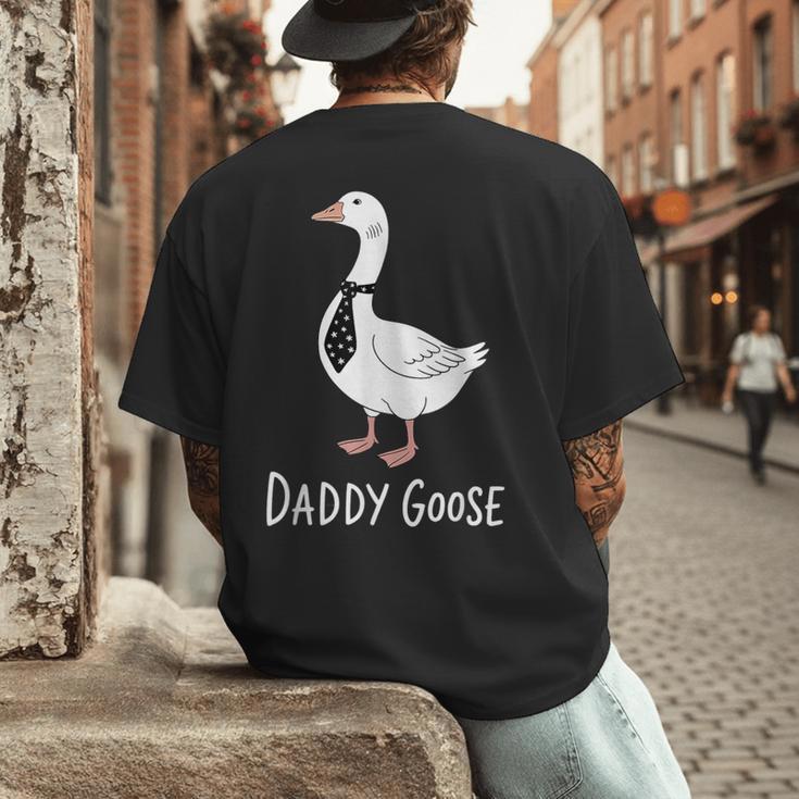 Daddy Goose Fun Father's Day Tee For Dad Men's Back Print T-Shirt