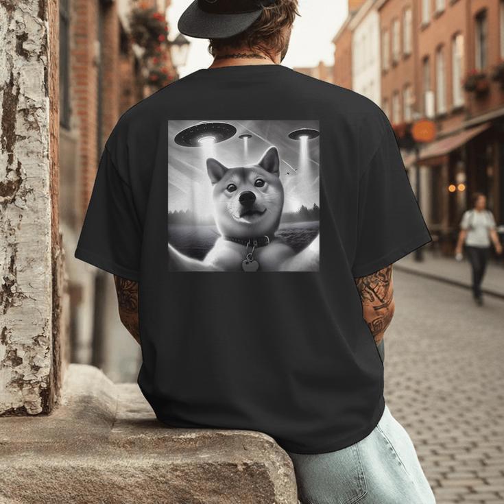 Shiba Inu Dog Dad Mom Graphic Selfie UFOs Weird Aliens Men's Back Print T-Shirt
