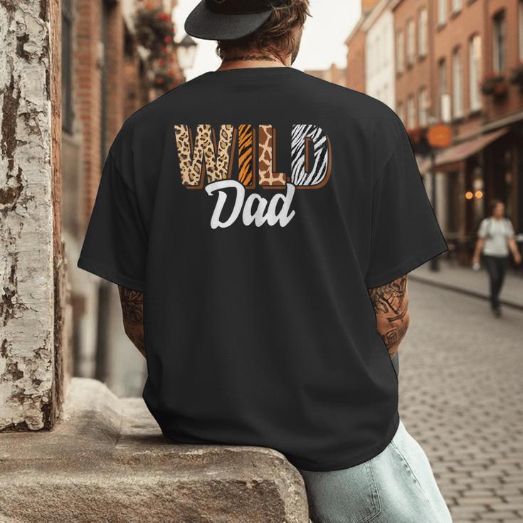 Wild Dad Zoo Born Two Be Wild B-Day Safari Jungle Animal Men's Back Print T-Shirt Wild Dad Zoo Born Two Be Wild B-Day Safari Jungle Animal Men's Back Print T-Shirt