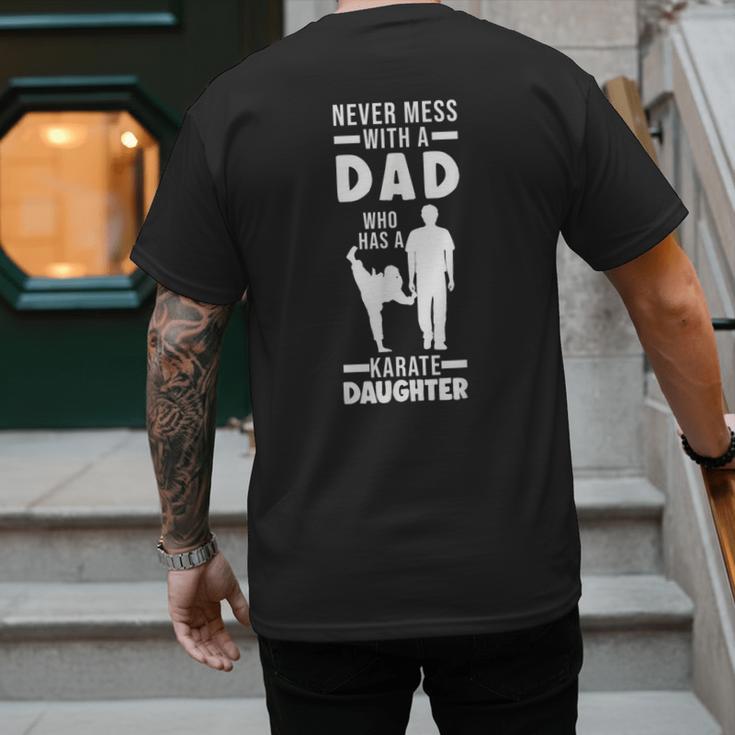 Dad Who Has a Karate Daughter Dad & Daughter Men's Back Print T-Shirt