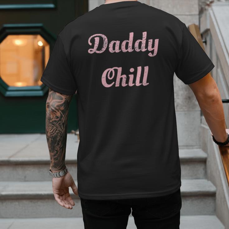 Daddy Chill Pink Distressed Men's Back Print T-Shirt