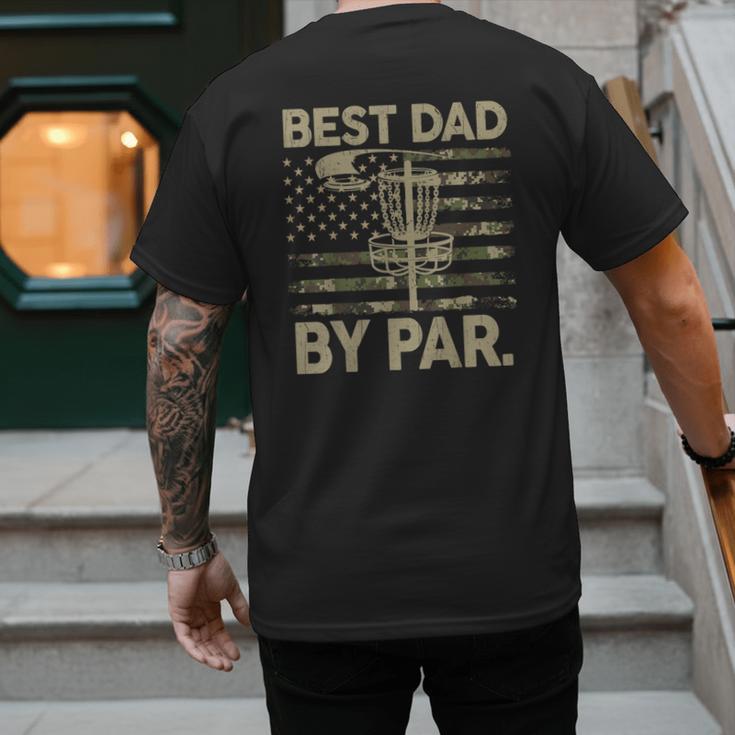 Disc Golf Frisbee Best Dad Par Camo US Flag Golfer Men's Back Print T-Shirt