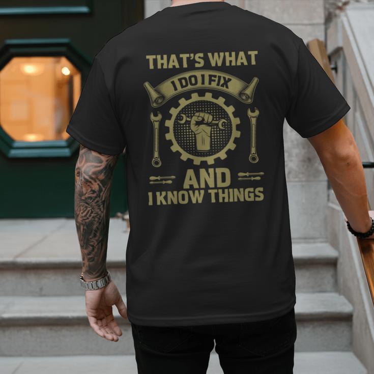 Men Dad That's What I Do I Fix Stuff And I Know Things Men's Back Print T-Shirt