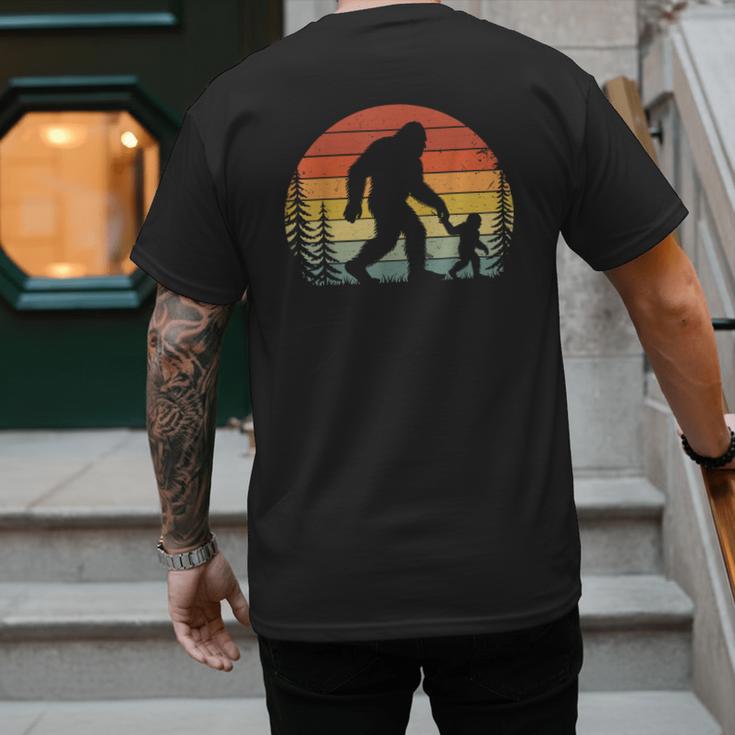 Retro Vintage Bigfoot Dad Fathers Day Father Son Matching Men's Back Print T-Shirt