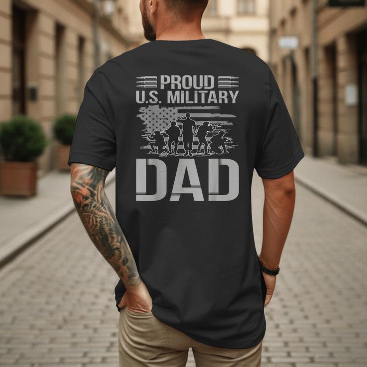 Proud Us Military Dad Father's Day For Dad Grandpa Veteran Men's Back Print T-Shirt