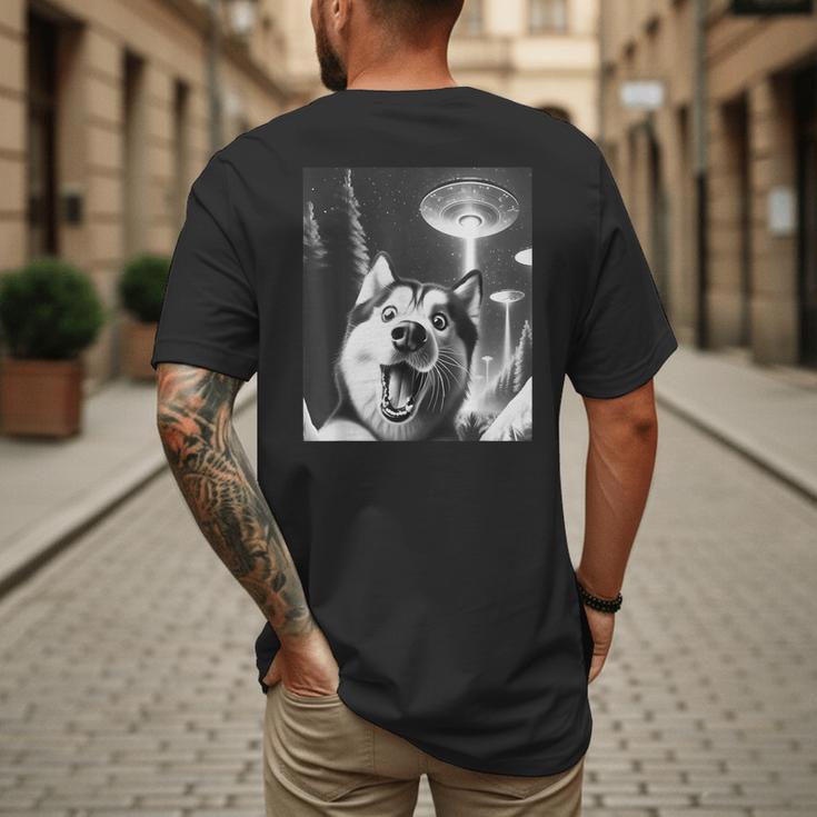 Siberian Husky Alien UFO Taking a Selfie Dog Mom Dad Men's Back Print T-Shirt