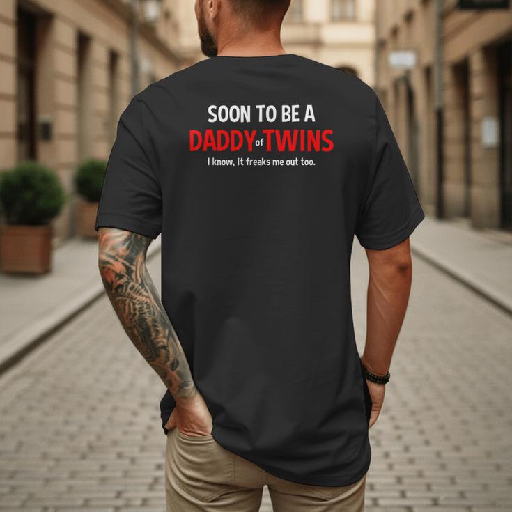 Soon To Be A Daddy Of Twins Expecting Father Men's Back Print T-Shirt Soon To Be A Daddy Of Twins Expecting Father Men's Back Print T-Shirt