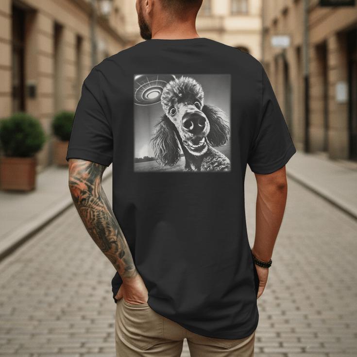 Vintage Poodle Selfie With UFO Alien Photobooth Dog Mom Dad Men's Back Print T-Shirt Vintage Poodle Selfie With UFO Alien Photobooth Dog Mom Dad Men's Back Print T-Shirt