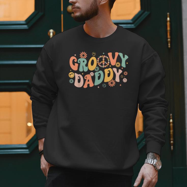 Groovy Daddy Birthday Party Peace Sign Dad 60s 70s Hippie Men Sweatshirt