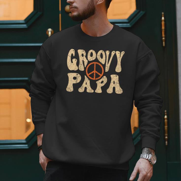 Groovy Papa 70s Aesthetic Nostalgia 1970's Retro Dad Men Sweatshirt