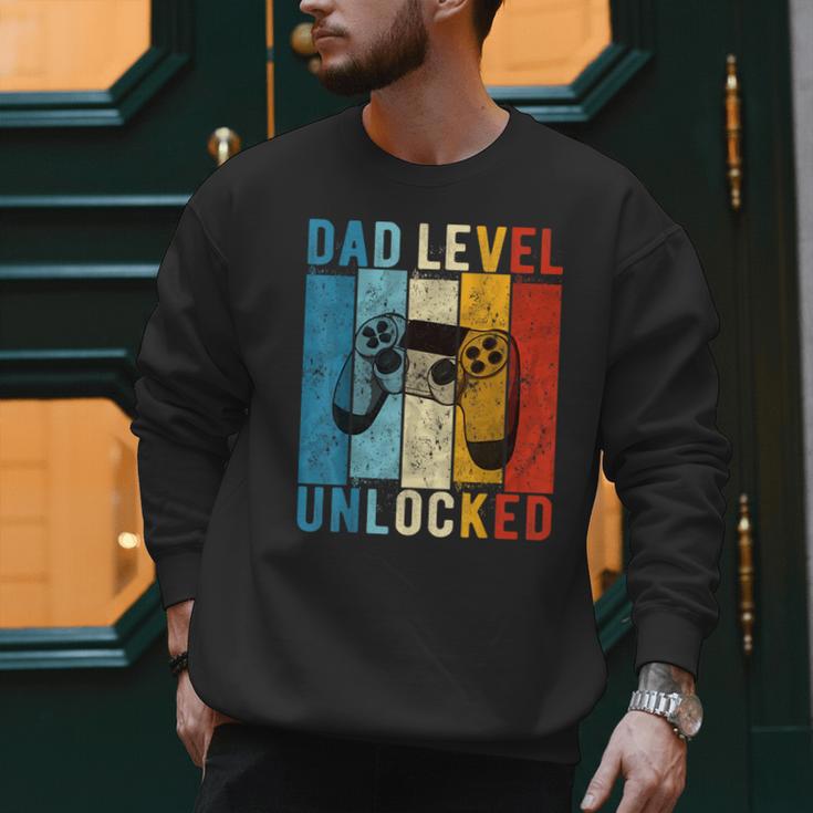 Pregnancy Announcement Dad Level Unlocked New Daddy Father Men Sweatshirt