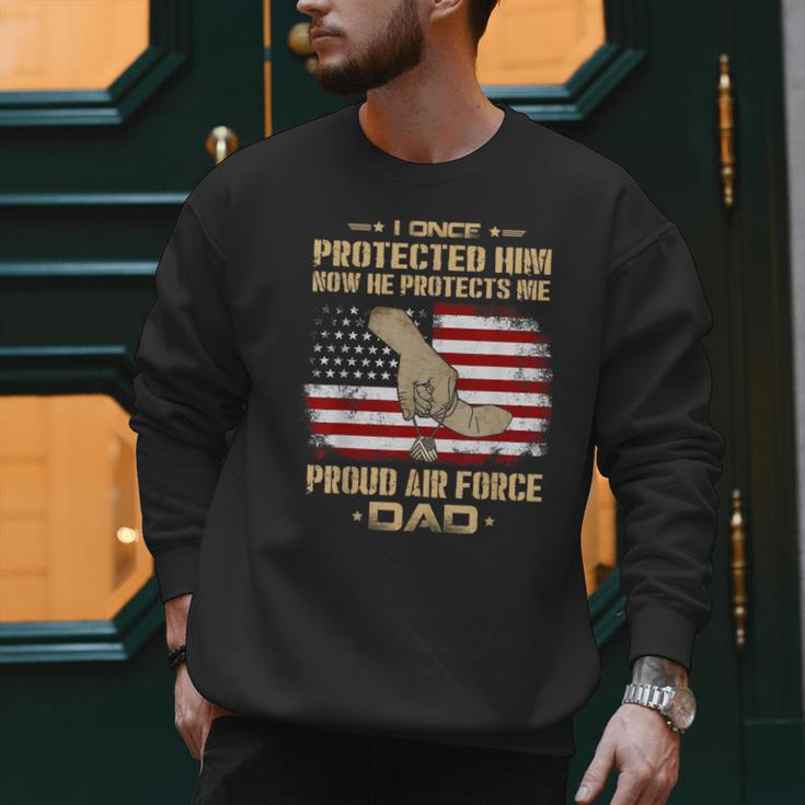 Now He Protects Me USAF Dad Proud Air Force Dad T-Shirt Men Sweatshirt