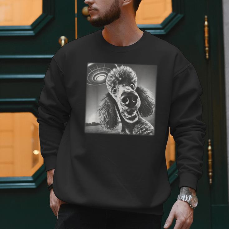 Vintage Poodle Selfie With UFO Alien Photobooth Dog Mom Dad Men Sweatshirt