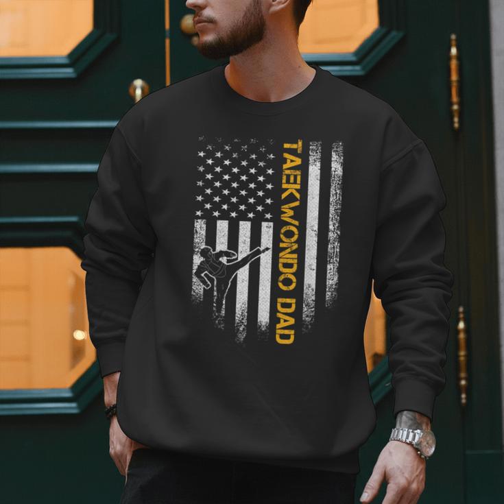 Vintage USA Flag Korea Taekwondo Training Dad Silhouette Men Sweatshirt