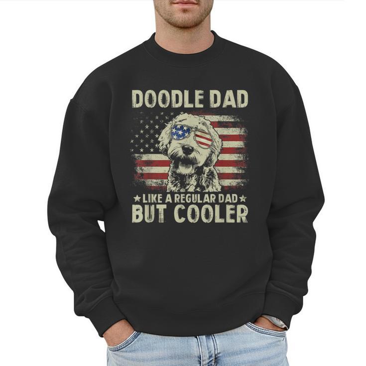 Vintage USA Flag Goldendoodle Doodle Dad Fathers Day Men Men Sweatshirt