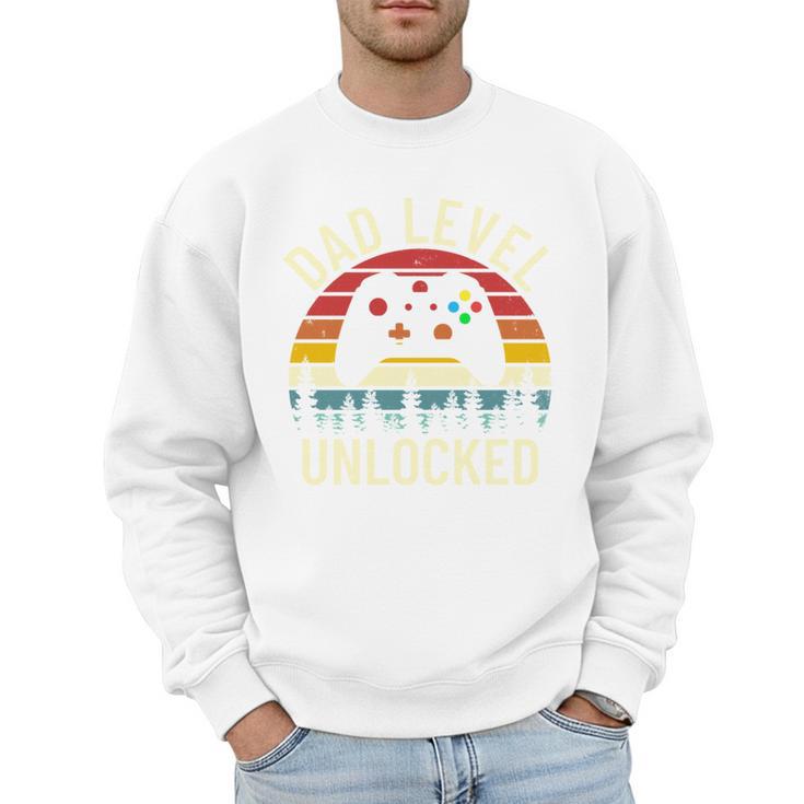 Cute Vintage Dad Level Unlocked Funny Gamer New Daddy Father Men Sweatshirt