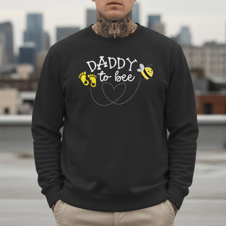 Daddy To Bee Pregnancy Announcement Baby Shower Men Sweatshirt