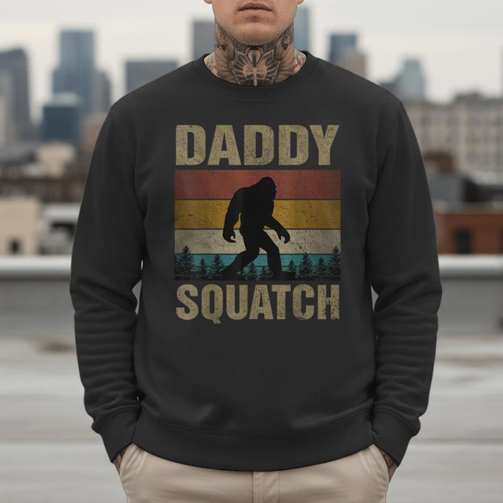 Daddy Squatch Bigfoot Dad Sasquatch Yeti Family Matching Men Sweatshirt