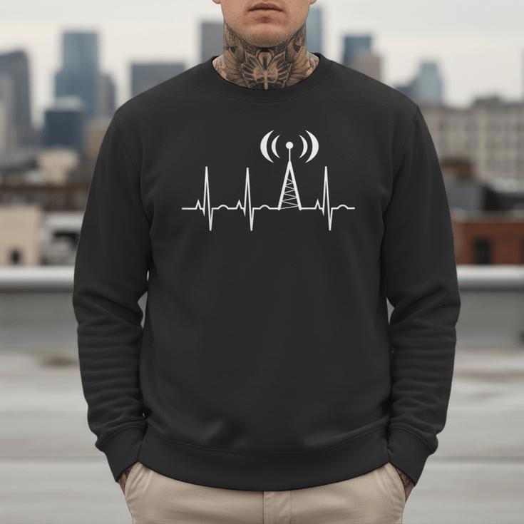 HAM Radio For Dad Ham Radio Operator Heartbeat Men Sweatshirt