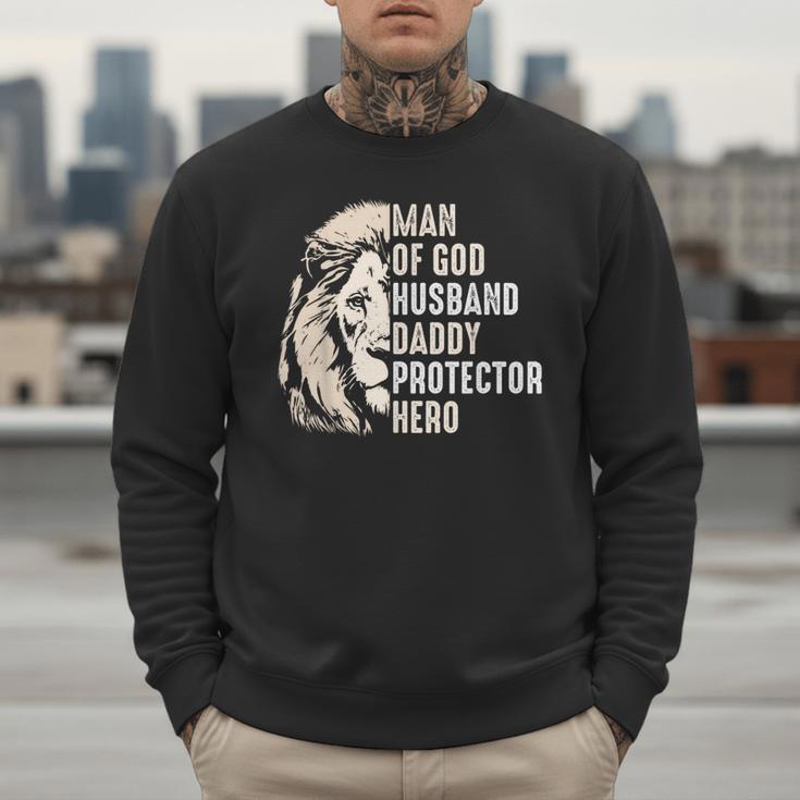 Man Of God Husband Daddy Protector Hero Lion Father's Day Men Sweatshirt