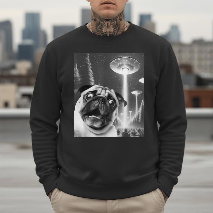 Pug Alien UFO Taking a Selfie Dog Mom Dad Men Sweatshirt