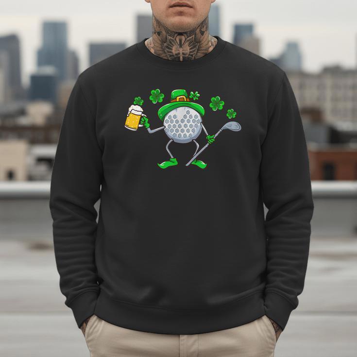 St Patricks Day Golf Golfing Irish Golfer Beer Humor Men Dad Men Sweatshirt
