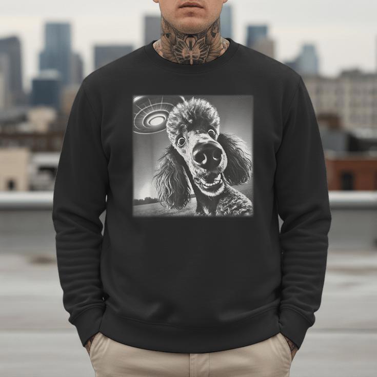 Vintage Poodle Selfie With UFO Alien Photobooth Dog Mom Dad Men Sweatshirt