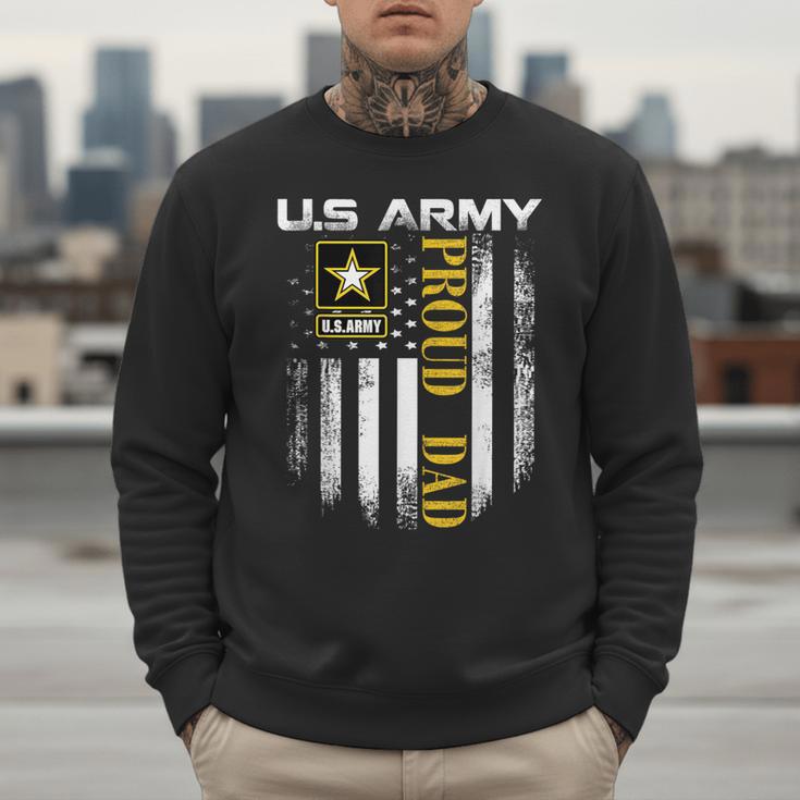 Vintage US Army Proud Dad With American Flag Men Sweatshirt