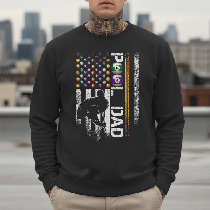Vintage USA Flag Billiards Player Proud Pool Dad Men Sweatshirt