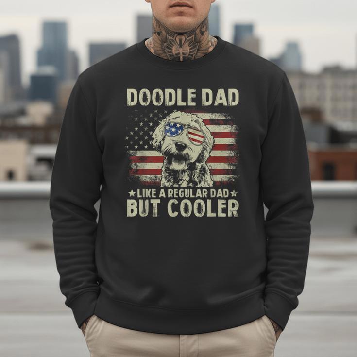 Vintage USA Flag Goldendoodle Doodle Dad Fathers Day Men Men Sweatshirt