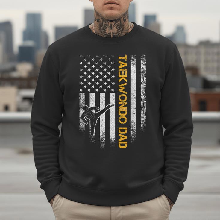 Vintage USA Flag Korea Taekwondo Training Dad Silhouette Men Sweatshirt