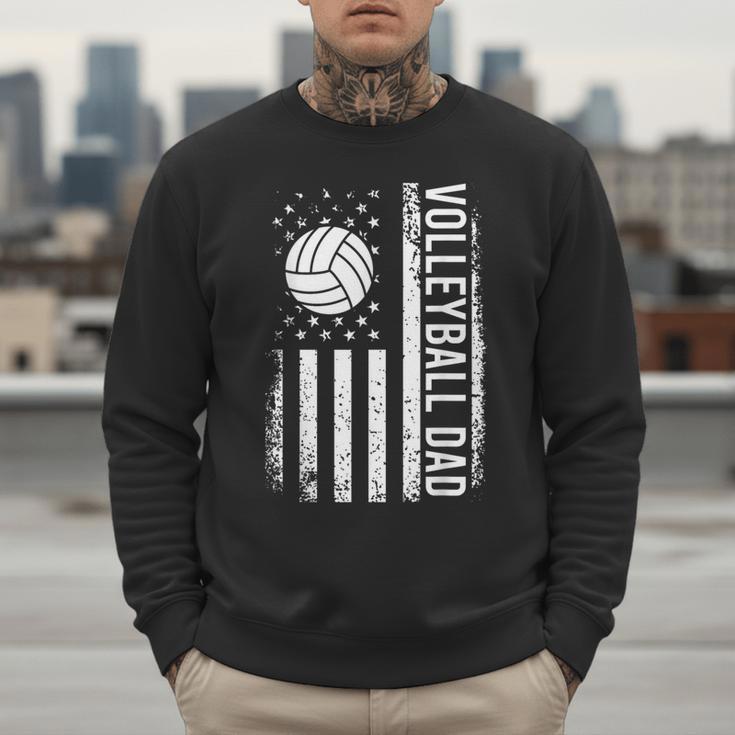 Vintage Volleyball Dad USA Flag Retro Fathers Day Daddy Papa Men Sweatshirt Vintage Volleyball Dad USA Flag Retro Fathers Day Daddy Papa Men Sweatshirt