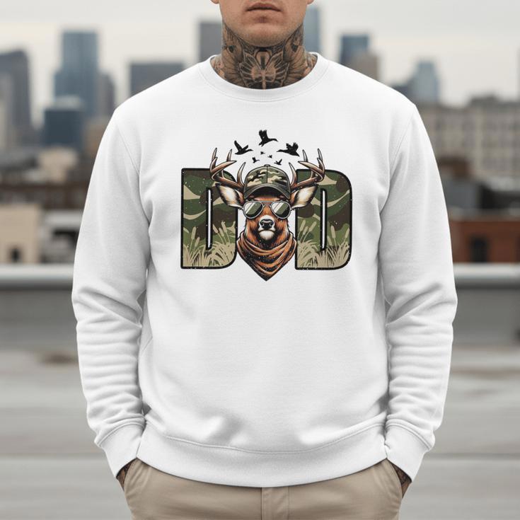 Retro Camo Dad Hunting Camouflage Deer Matching Men Sweatshirt