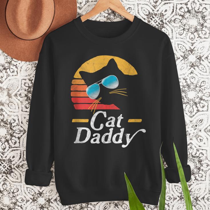 Cat Daddy Vintage 80s Style Cat Retro Sunglasses Distressed Men Sweatshirt
