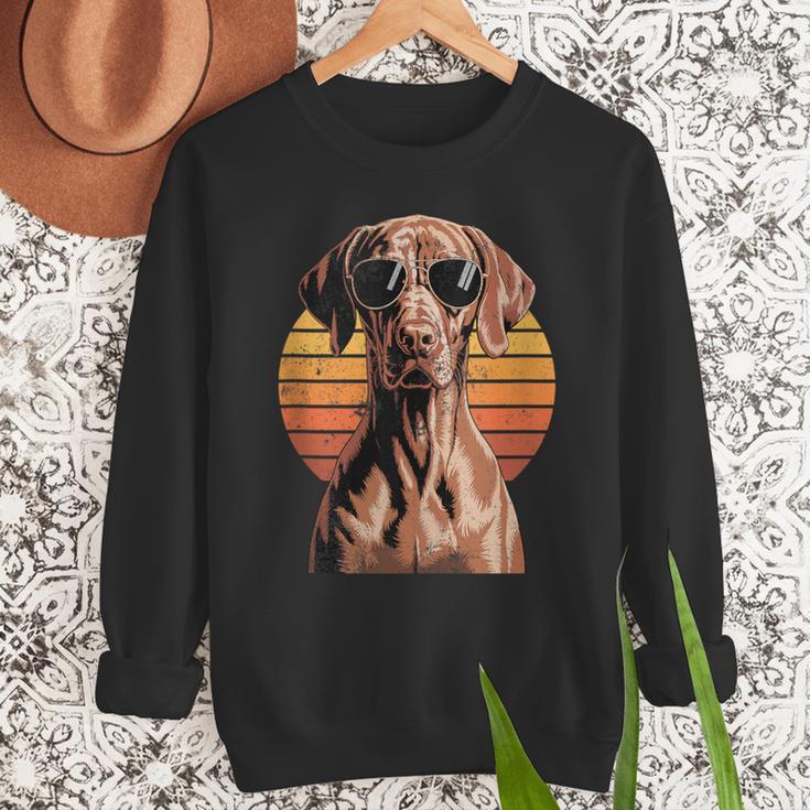 Cool Retro Vizsla Dog Mom Dad Vintage Pet Lovers Men Sweatshirt