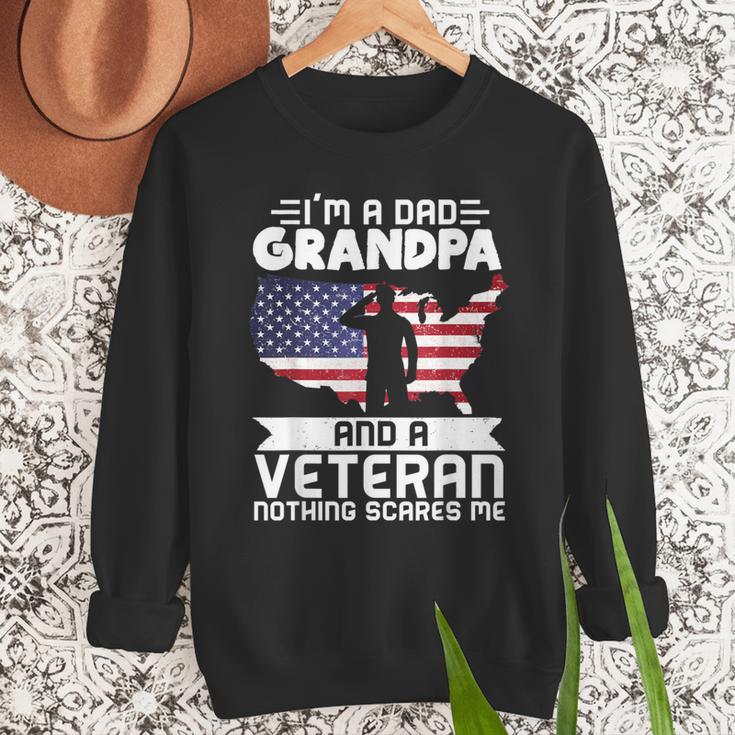 Dad Grandpa Veteran Nothing Scares Patriotic Veterans Day Men Sweatshirt