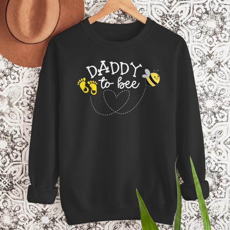 Daddy To Bee Pregnancy Announcement Baby Shower Men Sweatshirt