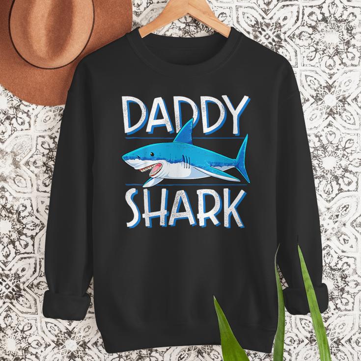 Daddy SharkShirt Fathers Day Family Matching Dad Men Sweatshirt