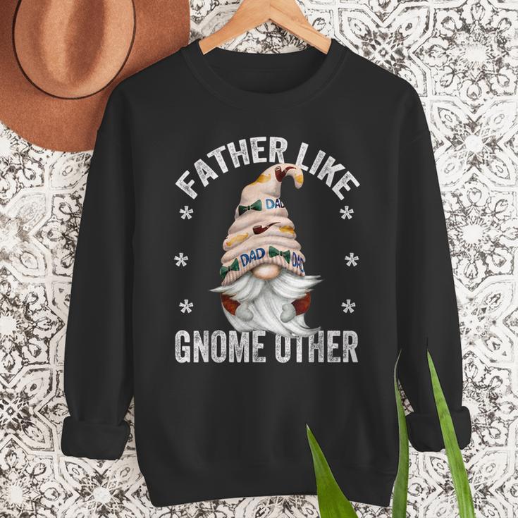 Grandpa Fathers Day Gnome For Men And Best Dad Pun Men Sweatshirt