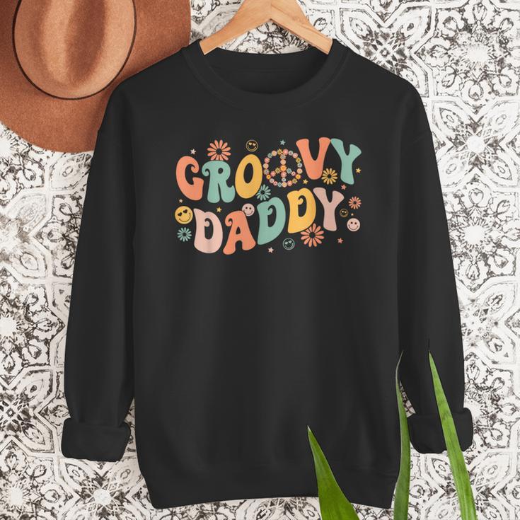 Groovy Daddy Birthday Party Peace Sign Dad 60s 70s Hippie Men Sweatshirt