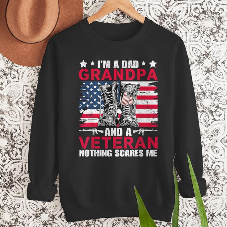 I'm A Dad Grandpa And Veteran Papa Grandpa Fathers Day Men Men Sweatshirt