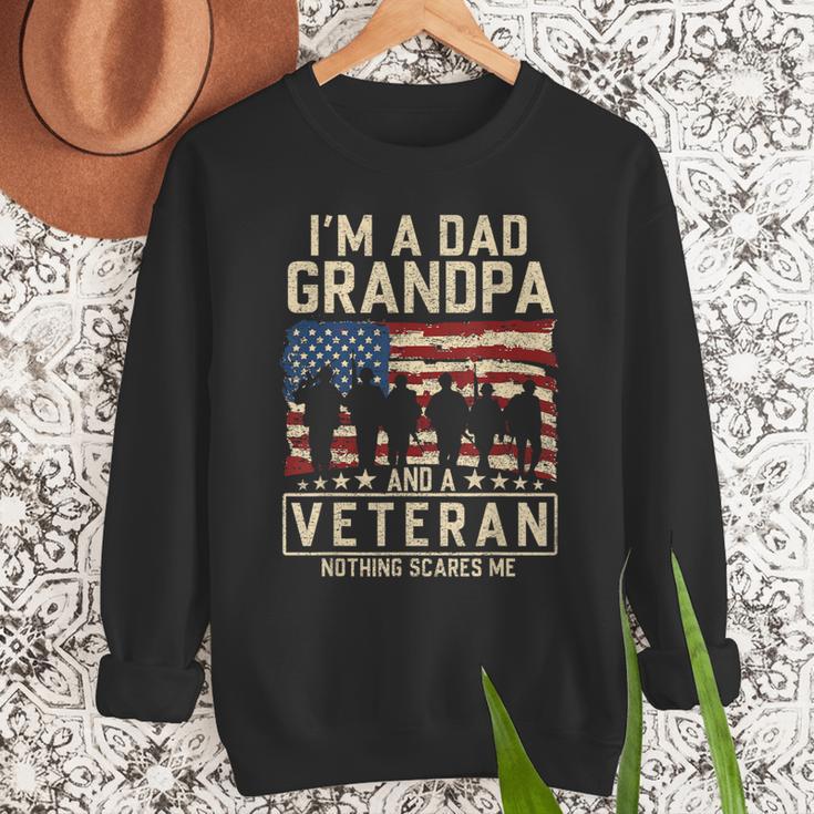 I'm A Dad Grandpa And Veteran Patriotic US Flag Veterans Day Men Sweatshirt